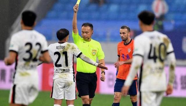 九游培训-球队在比赛中凭借稳固的防守取得胜利