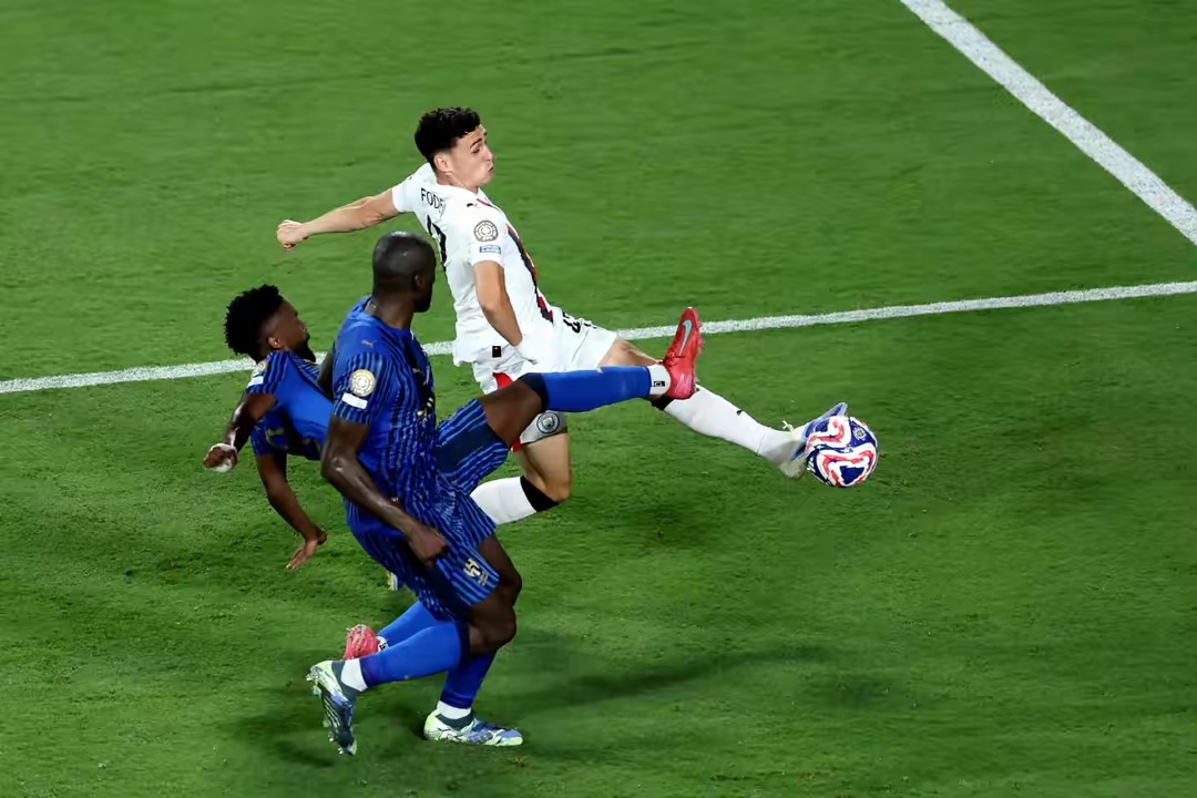 曼城新援破门得分,球队取得背靠背胜利 曼城新援破门得分,球队取得背靠背胜利