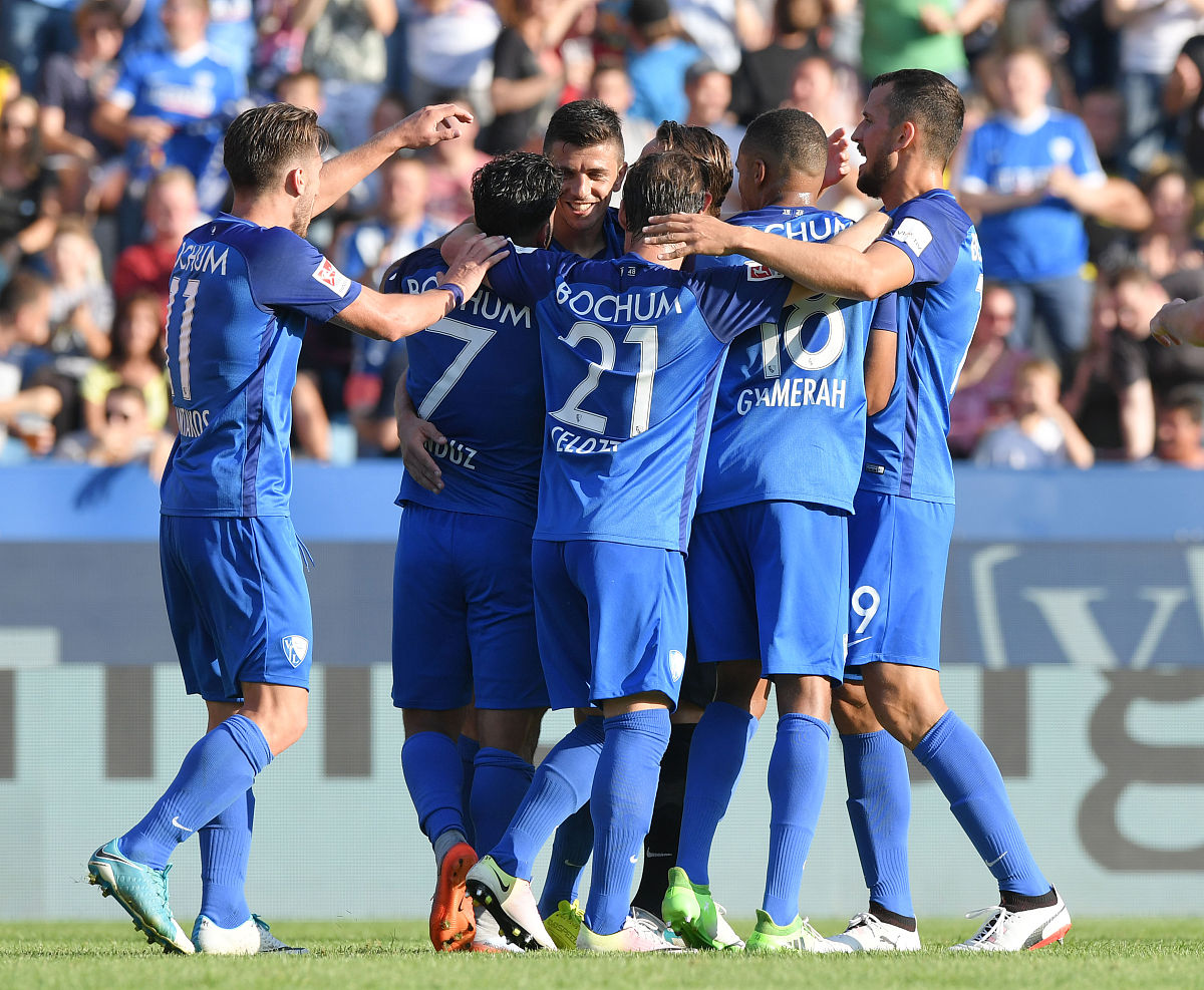 巴黎圣日耳曼客场击败兰斯,继续领跑 巴黎圣日耳曼客场击败兰斯,继续领跑