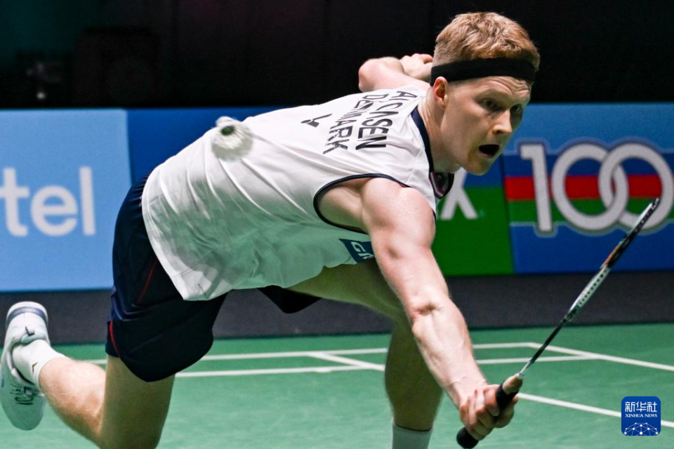 马来西亚男子羽毛球选手夺得金牌,震撼全场 马来西亚男子羽毛球选手夺得金牌,震撼全场