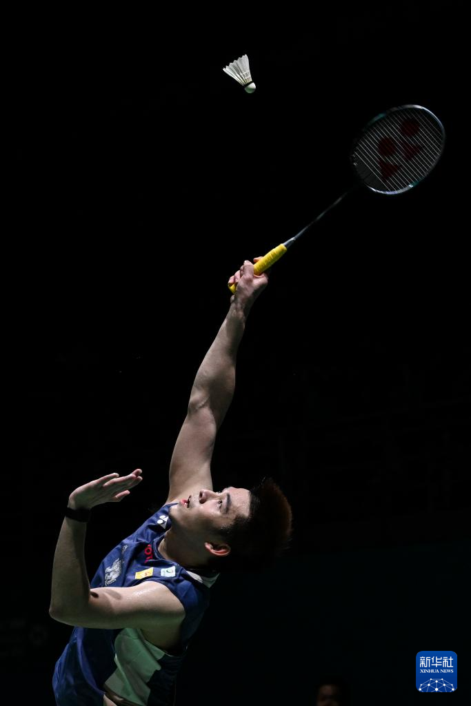 马来西亚男子羽毛球选手夺得金牌,震撼全场 马来西亚男子羽毛球选手夺得金牌,震撼全场